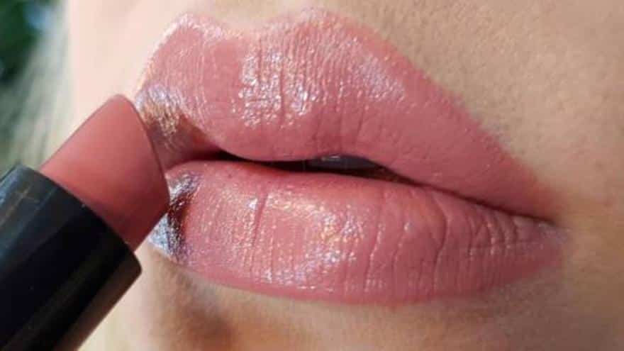 Diferentes texturas, efectos y colores en labiales