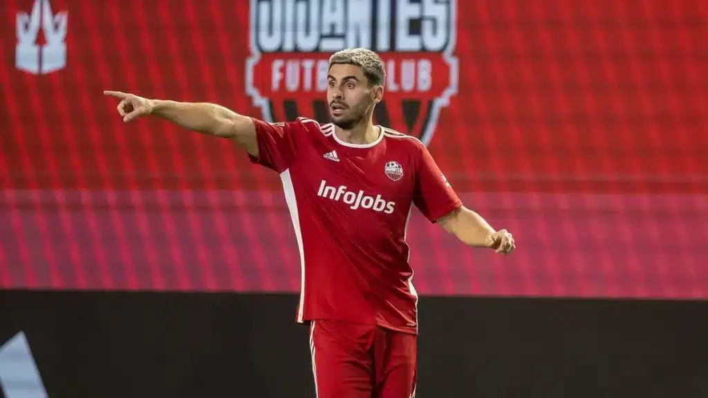 Noyel Bayarri jugará en Porcinos