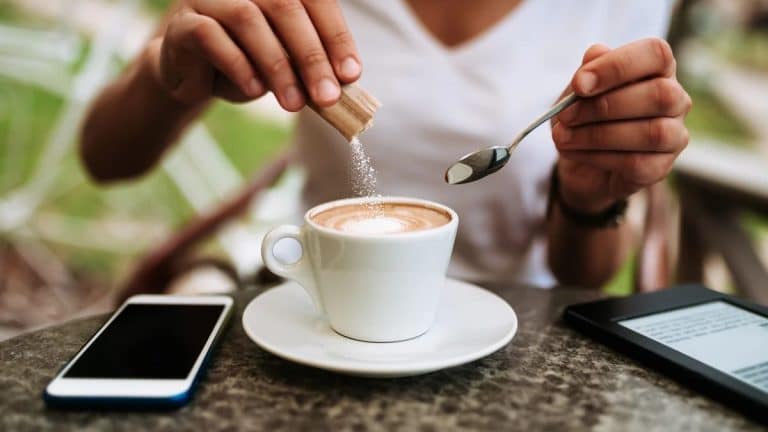 El cardiólogo Aurelio Rojas desvela los beneficios del café: adelgaza, protege el corazón y previene el hígado graso