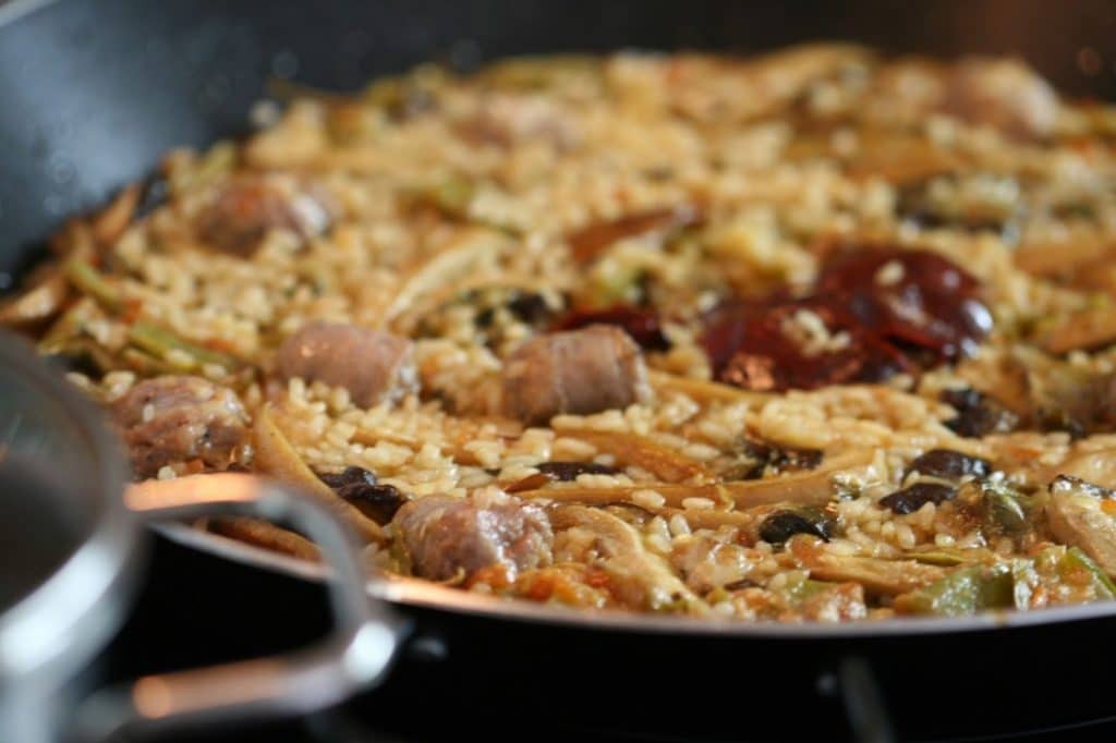 La espectacular paella de Dabiz Muñoz que pueden hacer hasta los principiantes