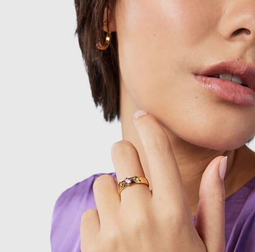 Un anillo moderno y sofisticado