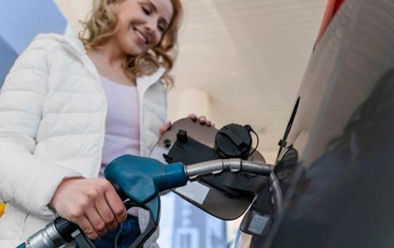 Los coches que menos combustible gastan: una lista para los conductores