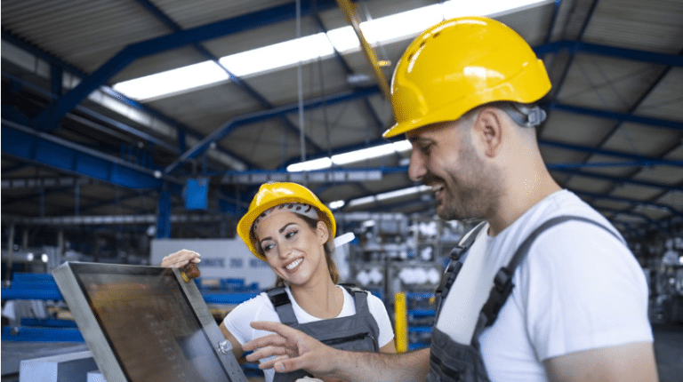 Gobierno y comunidades autónomas lanzan becas para estudiar un ciclo de Formación Profesional
