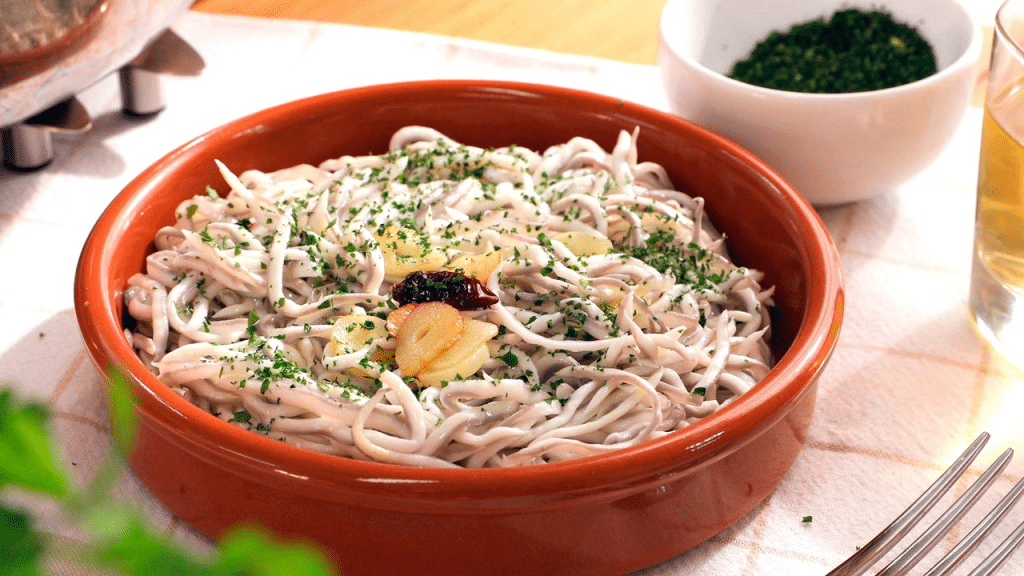 Las sabrosas gulas al ajillo de Arguiñano que puedes hacer en un minuto 69 image 69