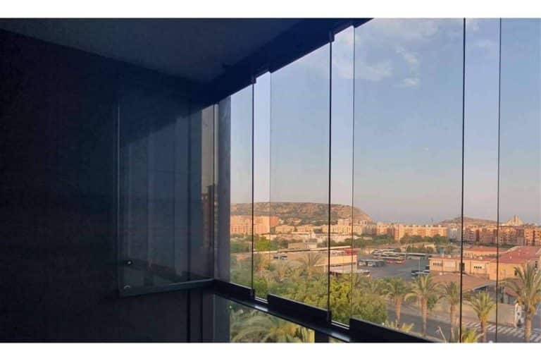 Proftek ofrece un servicio de mantenimiento de cristales