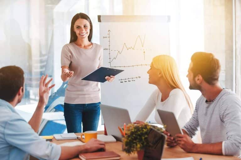 ARH ECONOMIST afirma que las grandes empresas ya no buscan jefes, sino líderes