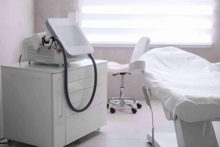 Mestética y su aparatología y mobiliario para centros estéticos y médico-estéticos