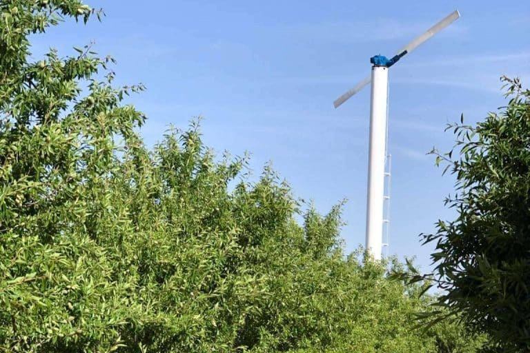 Una torre antihelada en un campo de cítricos, ¿cómo funciona?