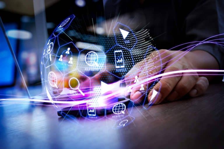 Soluciones tecnológicas y creativas para mejorar la eficacia en la publicidad y el marketing, con Asombro Extremo