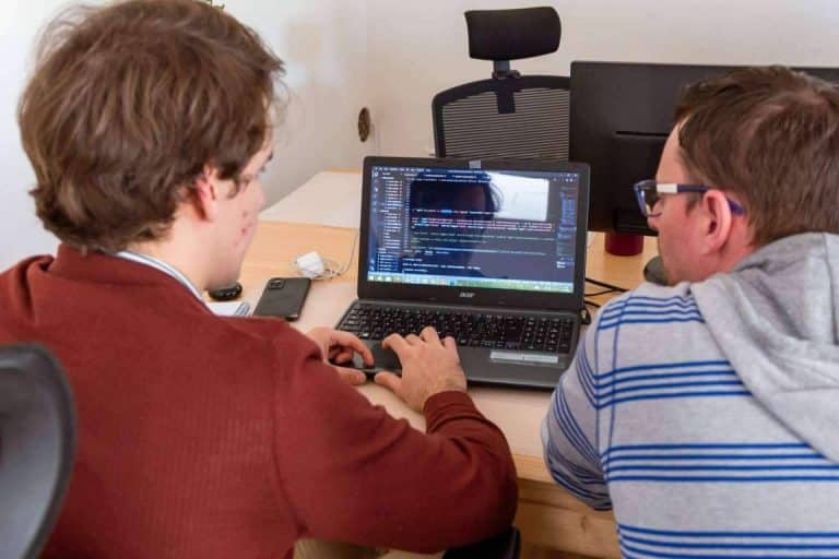 Codenotch recalca la importancia de la formación en programación y análisis de datos en la era de la automatización y la inteligencia artificial