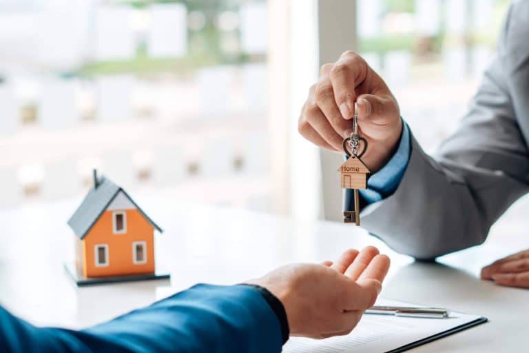 Una inmobiliaria muy solicitada en Denia, Vitalcasa