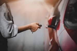 Viva Cars facilita el alquiler de coches automáticos a precios competitivos en Aeropuerto de Alicante