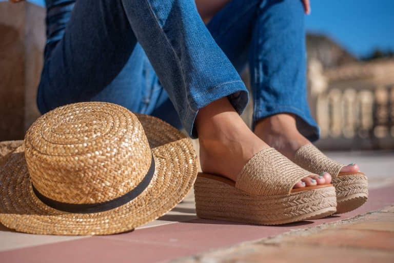 La marca PURAVIDA Shoes regala semillas con sus cómodas sandalias