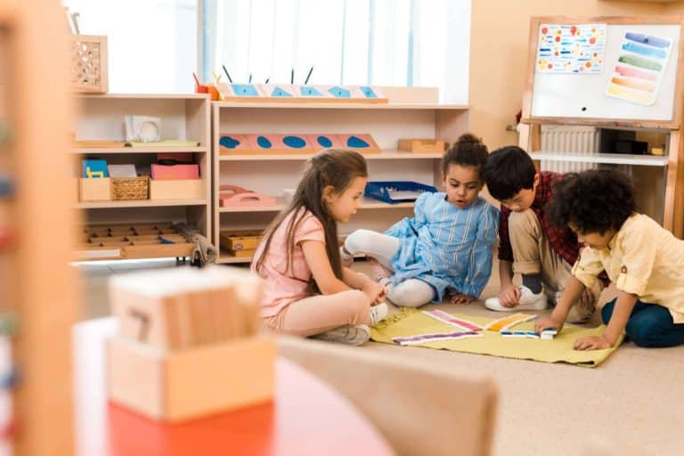 El mobiliario Montessori logra un ambiente ideal para fomentar el desarrollo de los niños pequeños