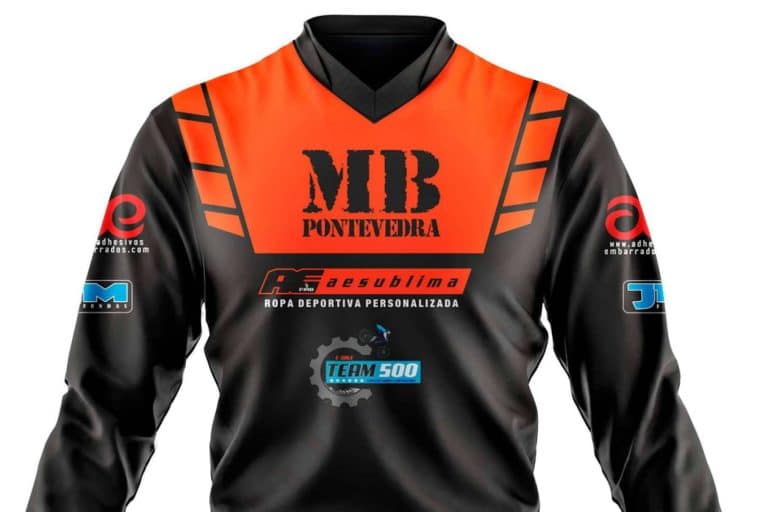 ADHESIVOSEMBARRADOS y su servicio de personalización de camisetas de deporte