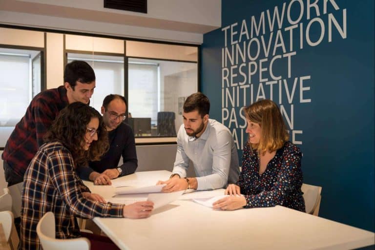 Projectum.es habla de la importancia que tiene para los profesionales de la ingeniería y arquitectura contar con herramientas digitales