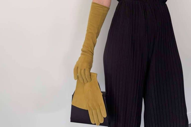 Santacana ofrece una gran variedad en diseños de guantes de ceremonia