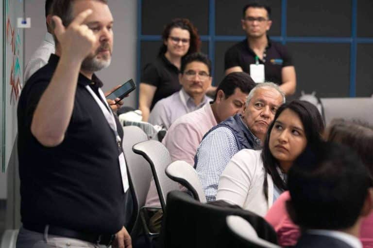 Implementación de herramientas mejoradas para la transformación del entorno de aprendizaje digital y para un centro atractivo para los futuros alumnos