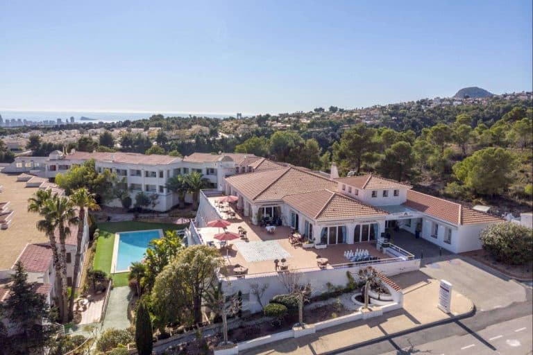 ¿Qué ofrece la Residencia Montebello Senior Living?