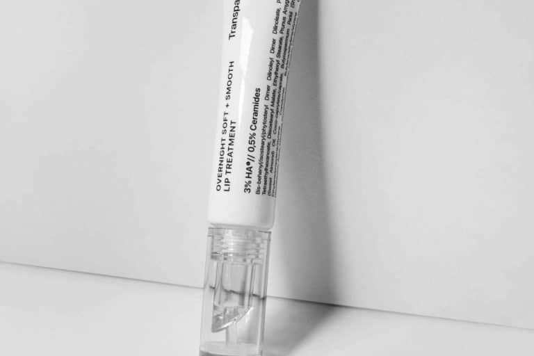 Lucir unos labios hidratados, suaves y voluminosos, incluso en invierno, es posible con esta mascarilla labial nocturna