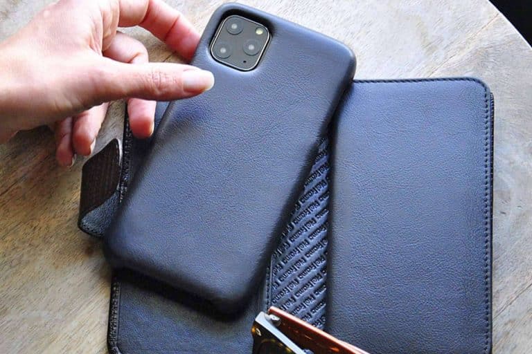 Walletmagnum, la cartera de piel porta móvil de Piel Frama cómoda, versátil y práctica