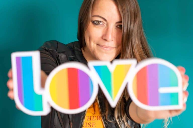 Cuestionamiento identitario y feminización de la voz, de la mano de Femivoz