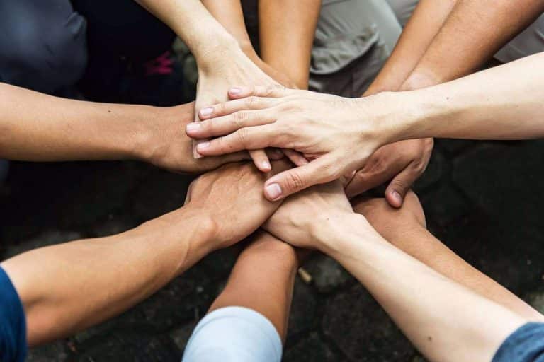 Grabarte 360 y Asociación Nazaret se alían para luchar contra la pobreza infantil