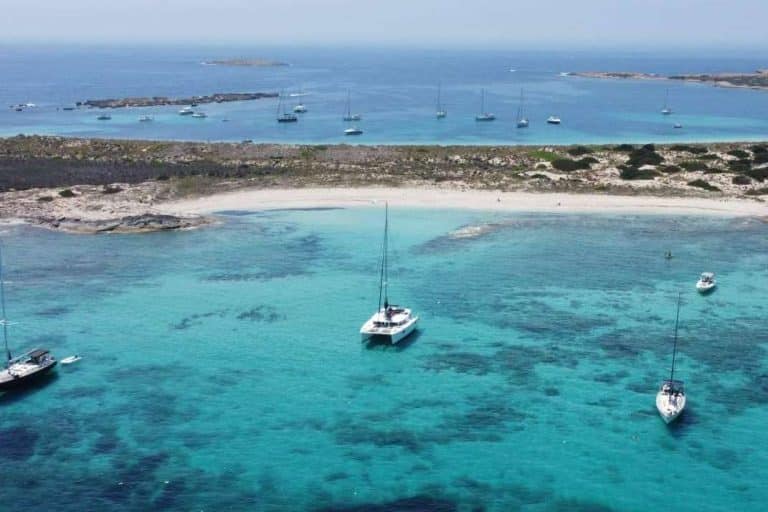 Un día en barco en Ibiza, más de 30 años de trayectoria, Navega por Ibiza