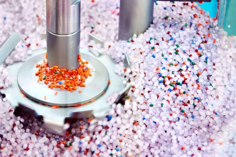 Kadion y la comercialización y distribución de especialidades químicas para las industrias