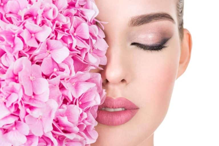 Vicky Moraleda ofrece cursos de Estética y Maquillaje Profesional que incluyen no sólo la parte técnica y práctica sino también conocimientos sobre emprendimiento