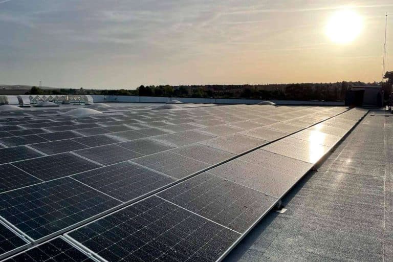 E4e Soluciones ayuda a ahorrar energía en la industria con soluciones de autoconsumo fotovoltaico