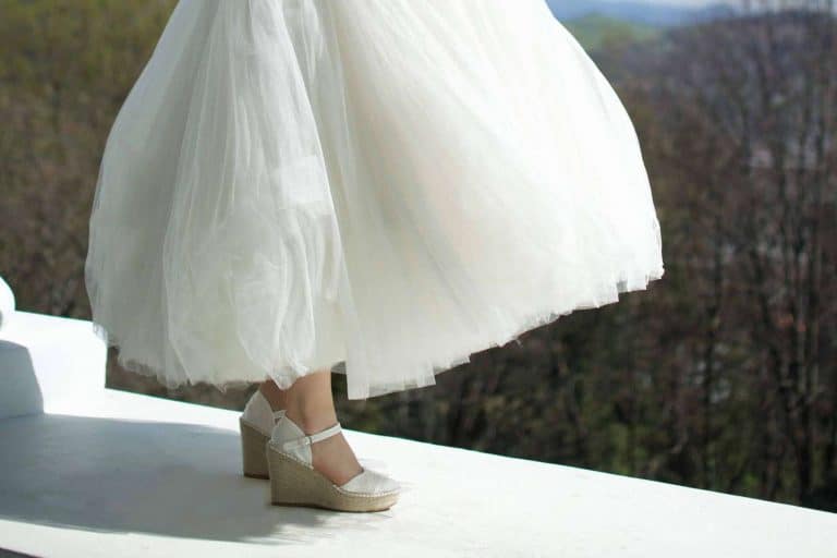 Las alpargatas de novia de JUNCAL AGUIRRE combinan el confort y la frescura