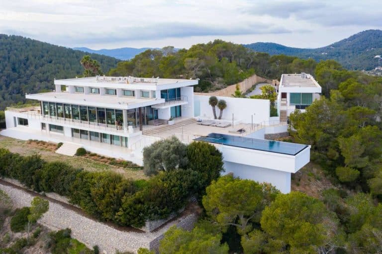 Amarante indica las últimas tendencias en villas de lujo en el Mar Mediterráneo, el destino predilecto de las vacaciones de los futbolistas