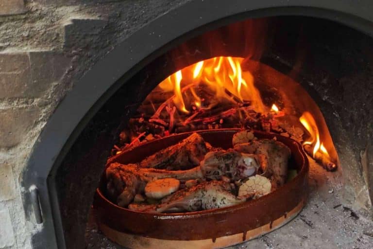 Los beneficios de cocinar en hornos de leña