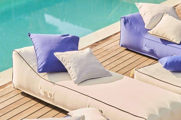 Calma House permite adquirir mobiliario de exterior hinchable de estilo mediterráneo