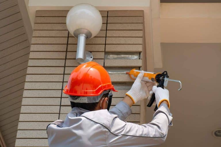 Los diferentes tipos de adhesivos y selladores que vende Tomás Beltrán, la empresa dedicada al suministro industrial