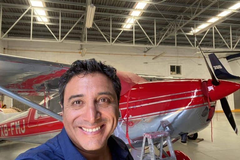 Bernardo Moreno evidencia su compromiso con la industria aeronáutica