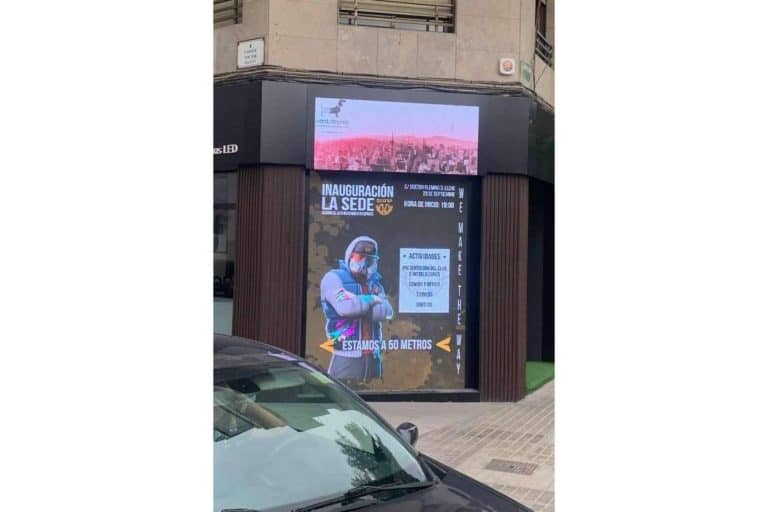 Pantatronic ayuda a captar la atención de los clientes potenciales mediante pantallas LED para negocios