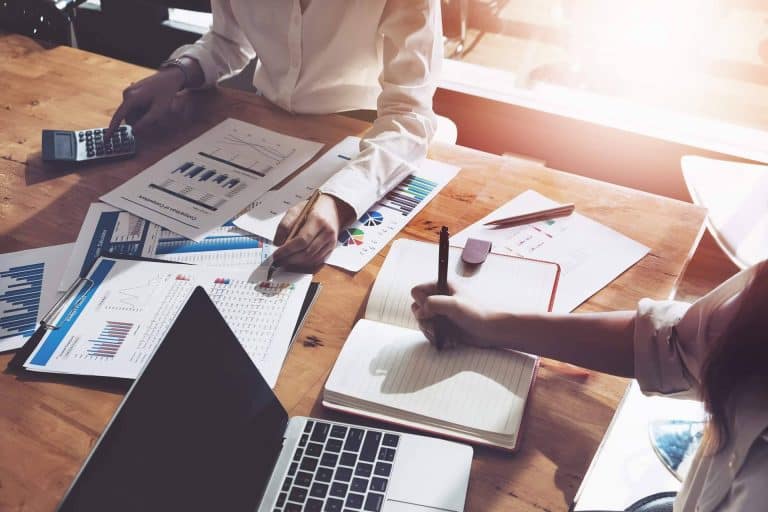 Las ventajas de contratar a un administrador de fincas, según Gasto Neto