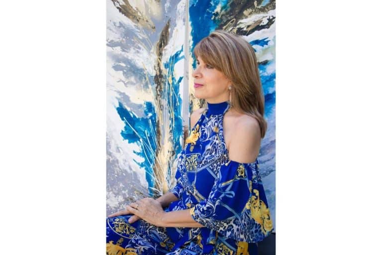 Luly Santos vende su obra en Europa