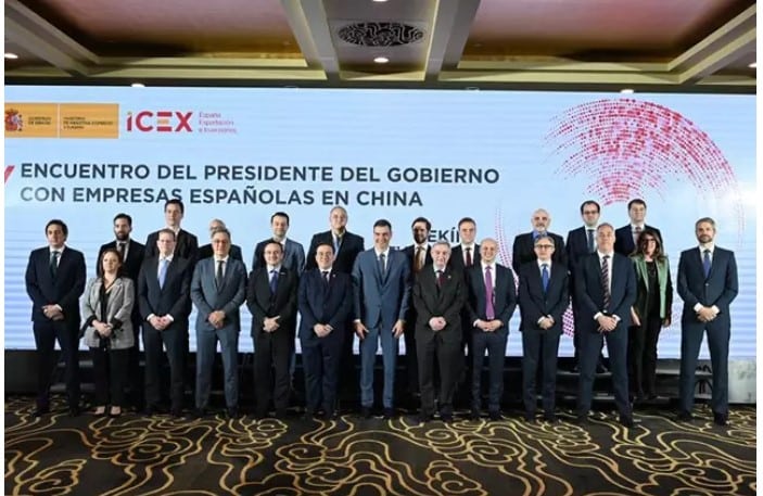 Pedro Sánchez se reúne con LaLiga en Pekín