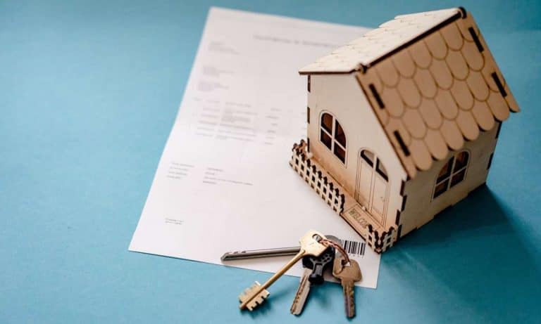 Los bajos salarios a partir de los 30 hacen que los jóvenes se olviden de conseguir una vivienda digna