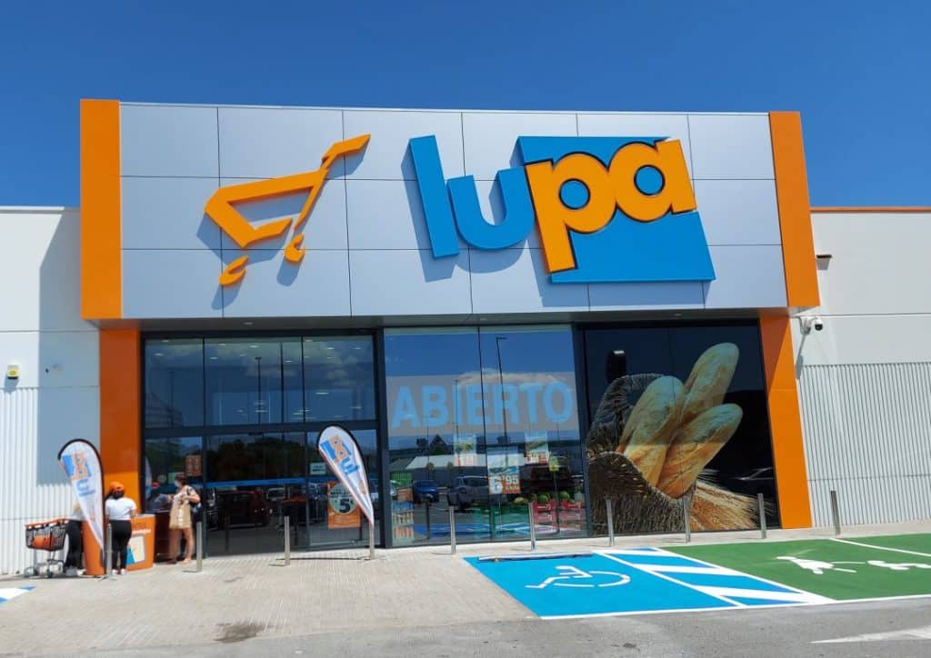 Hay vida más allá de Mercadona: las otras cadenas de supermercados más baratos de España 107 lupa