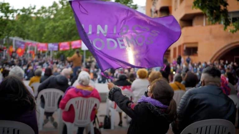 La prensa carga contra Podemos: 