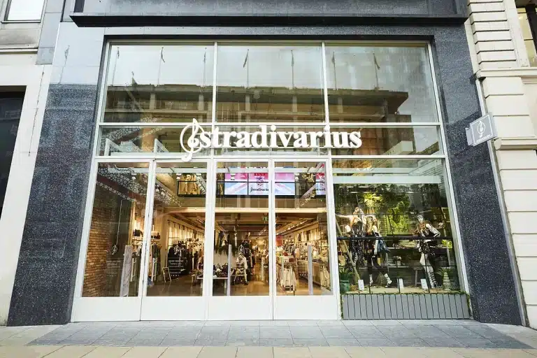 El vestido de Stradivarius por 20 euros para arrasar esta primavera