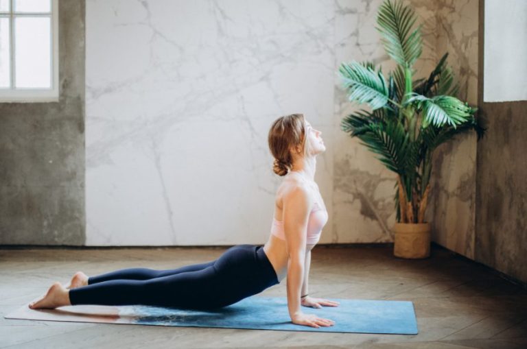 10 mejores posturas de yoga para mejorar la vida sexual