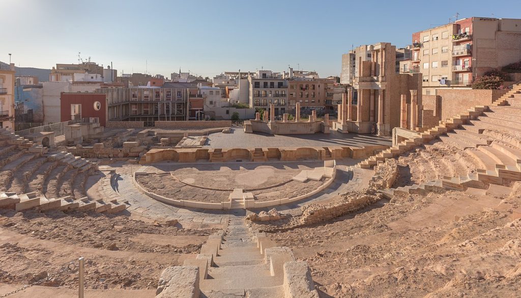 10 ruinas romanas en España que todo amante de la Historia debe conocer 215 Teatro de Cartagena, una de las mejores ruinas romanas