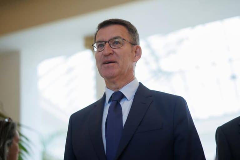 Feijóo ofrece a Sánchez endurecer penas a los corruptos como pide Bruselas