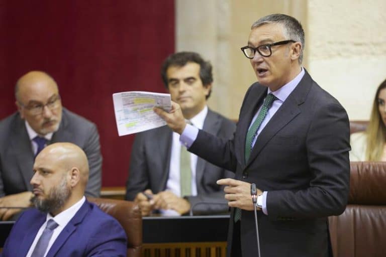 Vox pide a Moreno que no se 