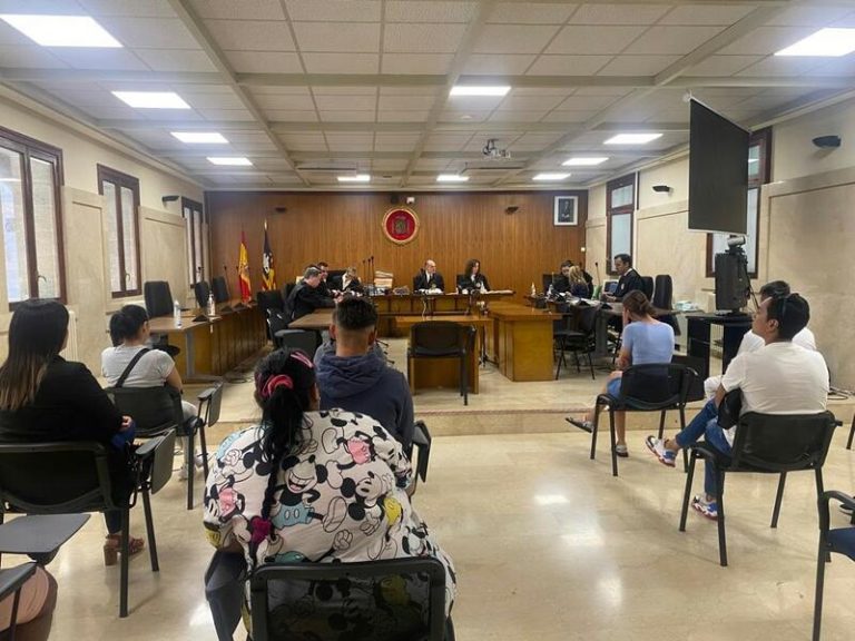 Diez acusados aceptan 12 años de cárcel por vender droga en Son Banya (Mallorca), con menores implicados